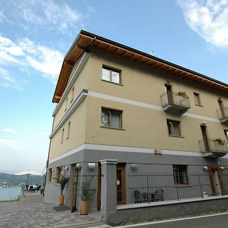 فندق Ristorante San Carlo أرونا