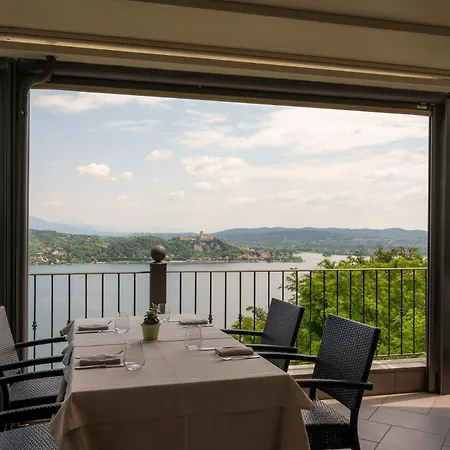 Ristorante San Carlo 호텔 아로나