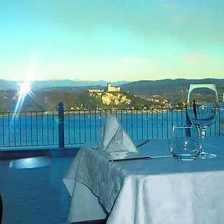Ristorante San Carlo فندق أرونا