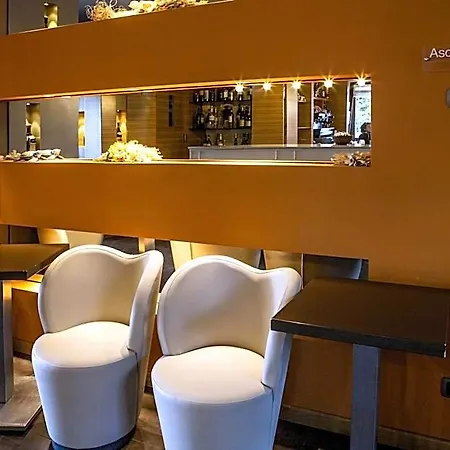 Ristorante San Carlo מלון ארונה